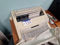 Triumph Adler SE525 Electronic Typewriter Please read the following important notes:- ***Overseas