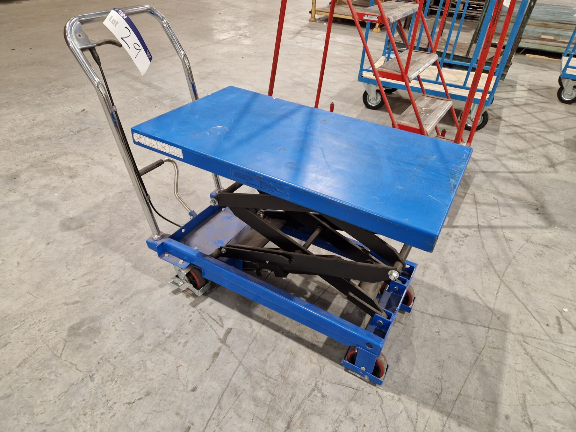 Table Truck TFD35 Mobile 350KG Scissor Lift Platform, YoM 2013 Please read the following important