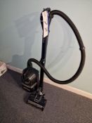 Shark Vacuum Cleaner Please read the following important notes:- ***Overseas buyers - All lots are
