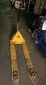 Hand Hydraulic Pallet Truck, approx. 125cm x 55cm, loading free of charge - yes (vendors