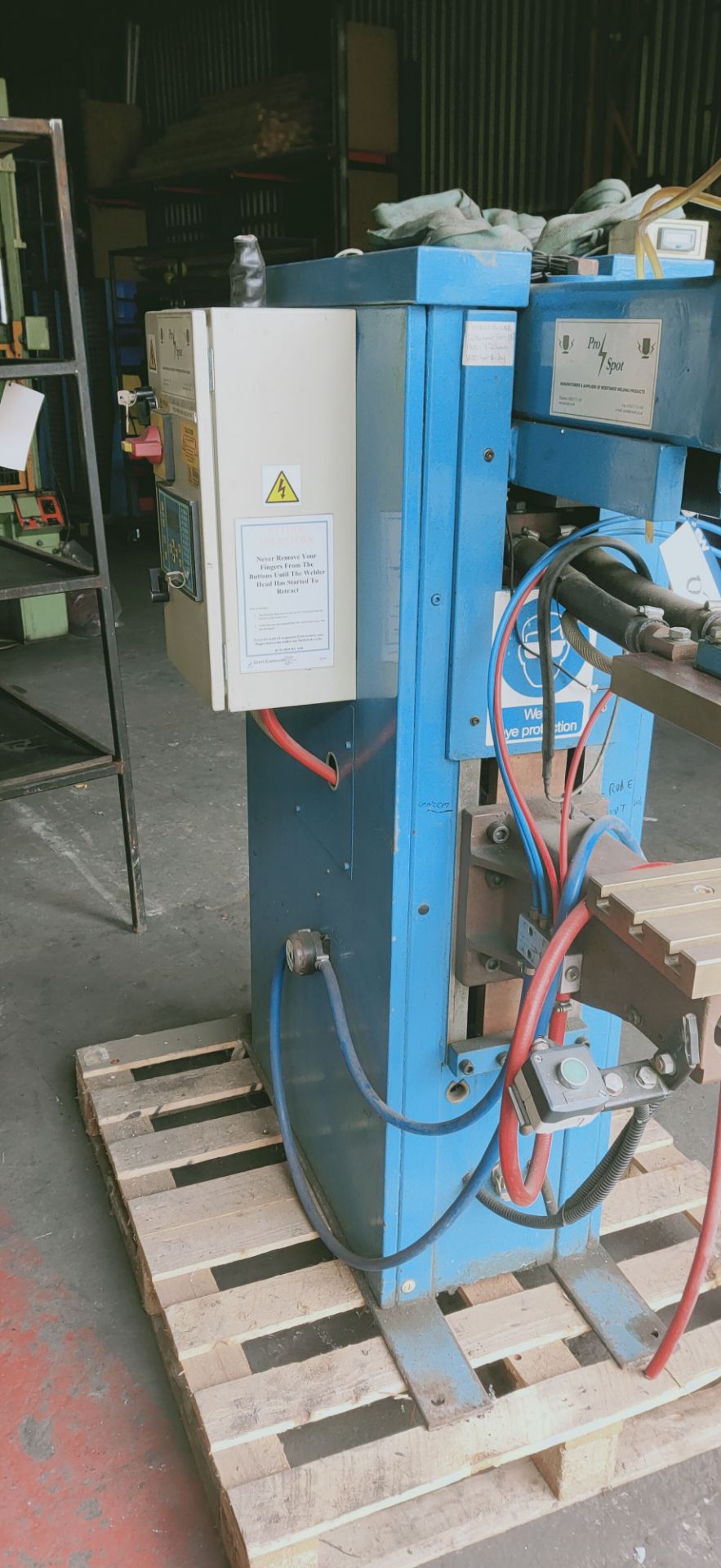 British Federal Spot Welder/ Pro Spot, serial no. 23121, approx. 150cm x 115cm x 80cm, loading - Image 3 of 4