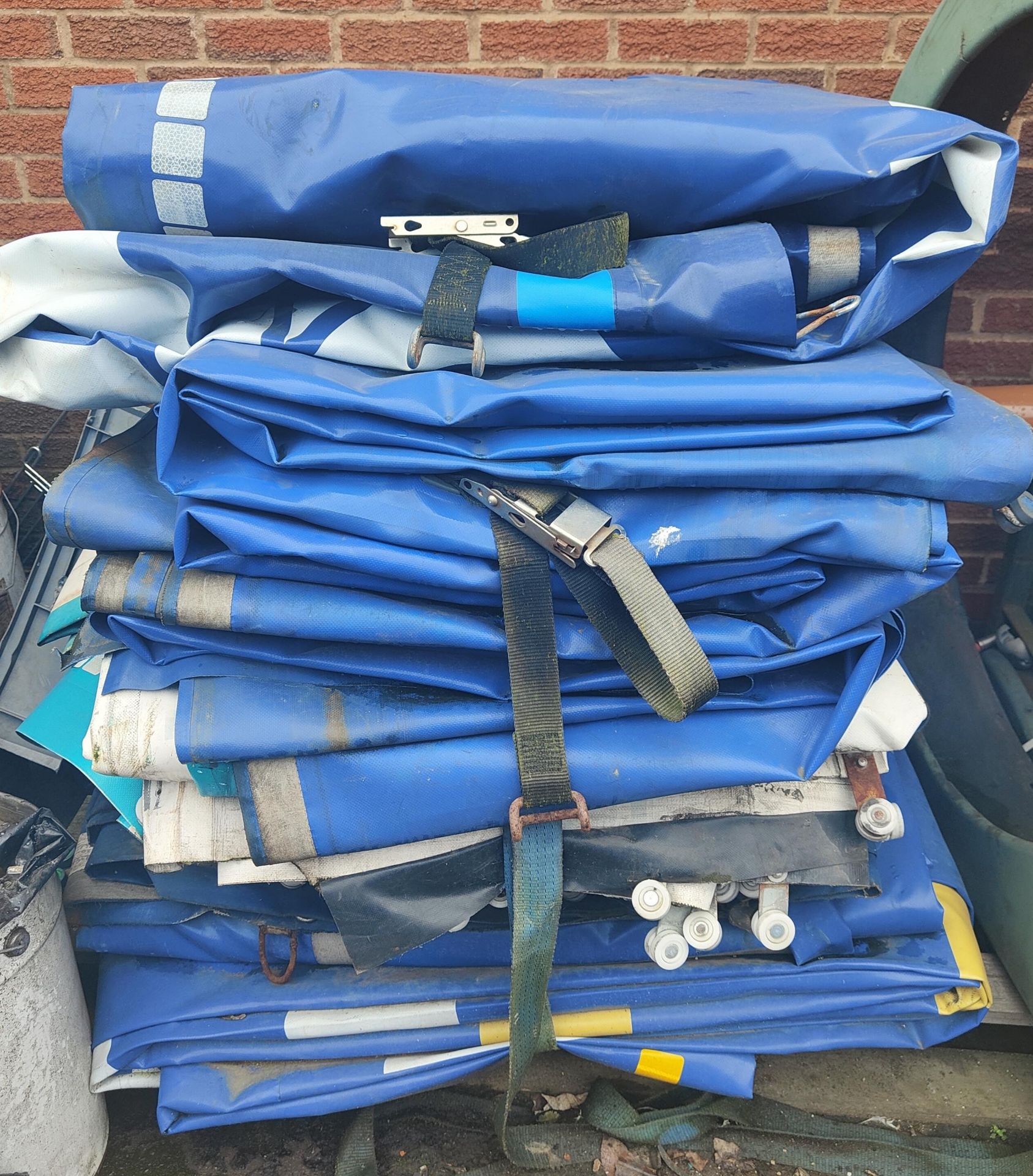 Pallet of Assorted Curtain Sides (can be used as tarpaulins), loading free of charge - yes ( - Image 2 of 2