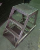 Set of Aluminium Steps, approx. 75cm x 95cm x 42cm, loading free of charge - yes (vendors comments -
