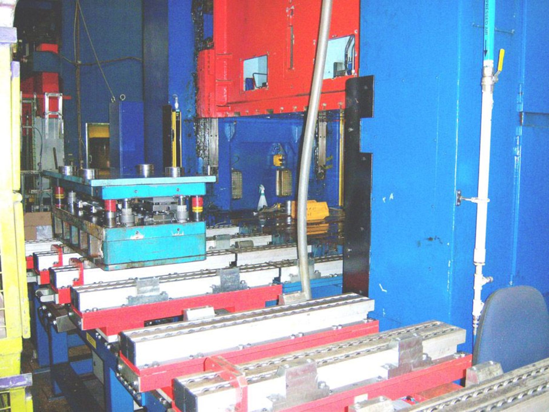 Press Tool Loading System (from a Rhodes 250 ton press), approx. 160cm x 100cm x 100cm, loading free