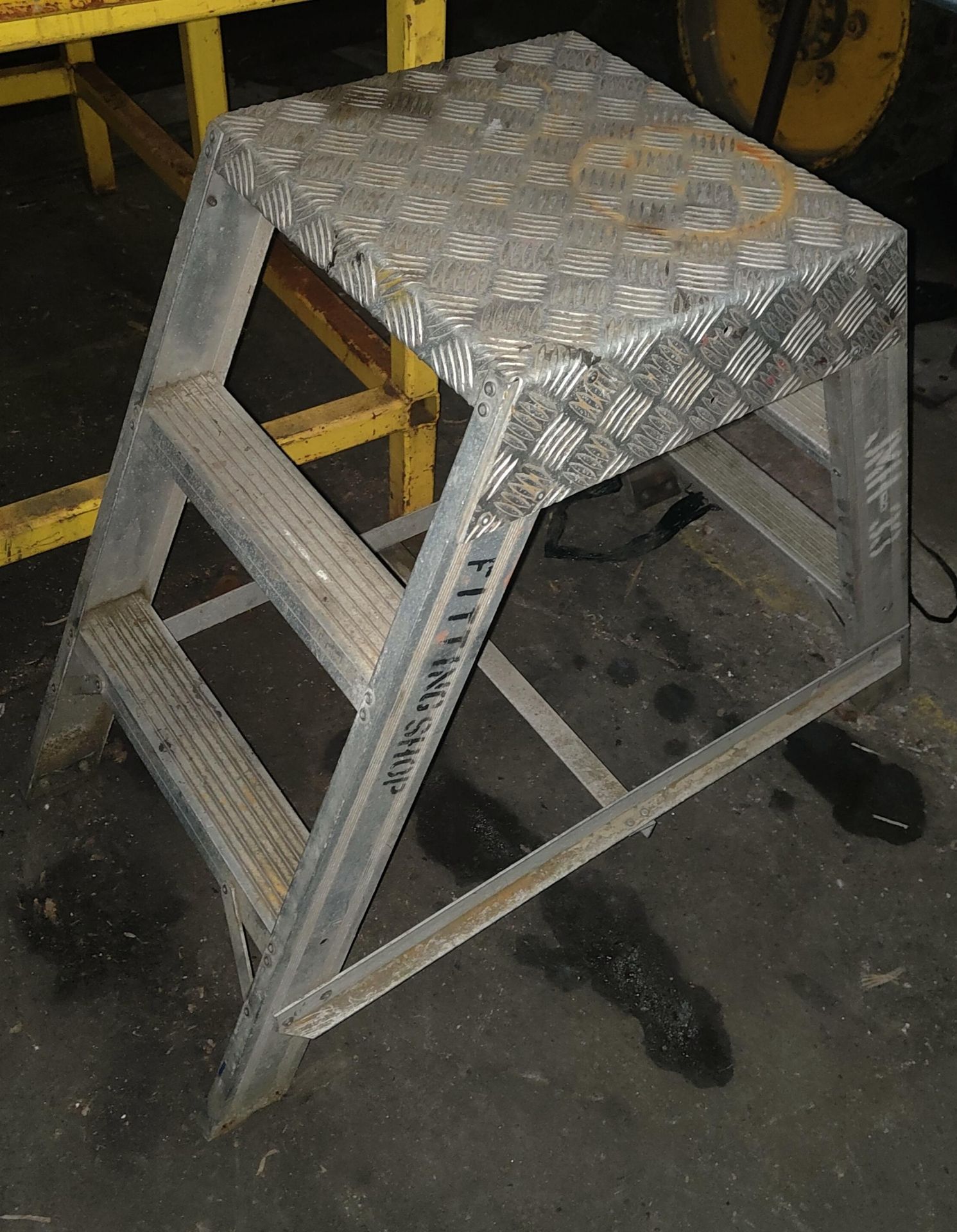 Set of Aluminium Steps, approx. 75cm x 95cm x 42cm, loading free of charge - yes (vendors comments -