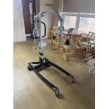 Invacare Birdie Evo 180kg cap. Electric Hoist, 240V Please read the following important notes:- ***