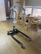 Invacare Birdie Evo 180kg cap. Electric Hoist, 240V Please read the following important notes:- ***