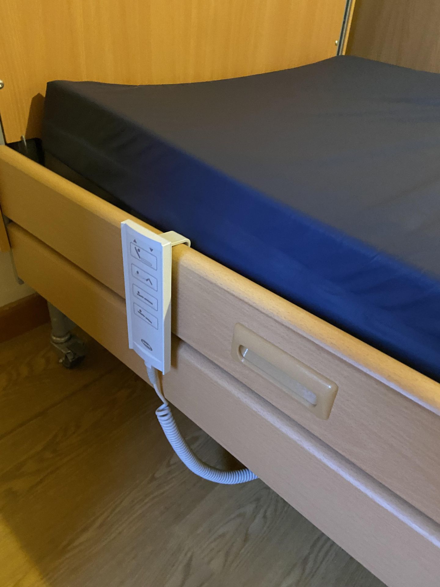 Invacare Mobile Adjustable Height Bed Frame, with Invacare soft foam premier mattress (Room 24) - Image 3 of 3