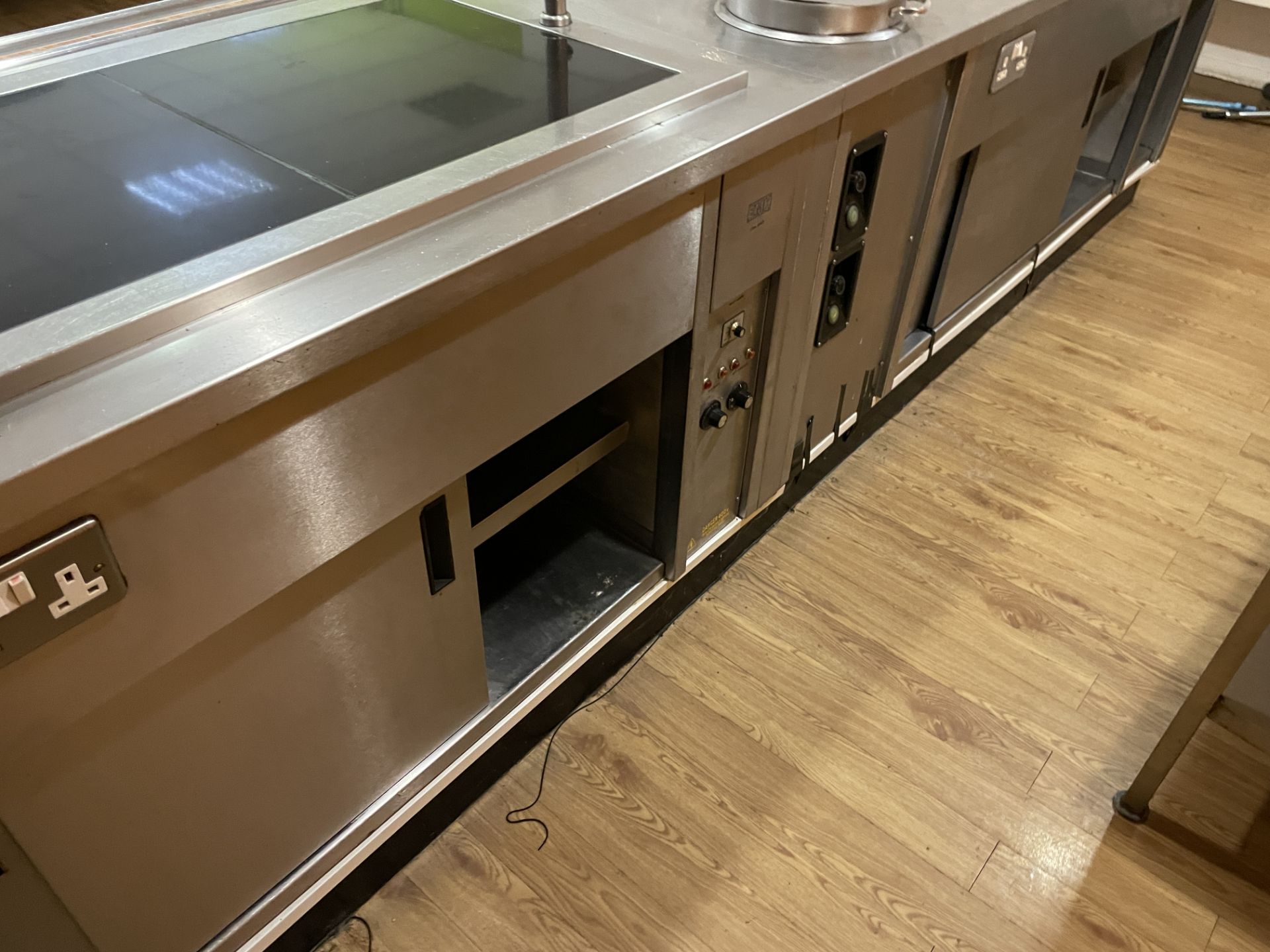 STAINLESS STEEL FOUR SECTION SERVERY, approx. 7.2m long, with hot cupboard, hot plate and heat - Image 7 of 7