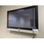 Samsung Flat Screen Monitor, with wall bracket (no remote control) Please read the following