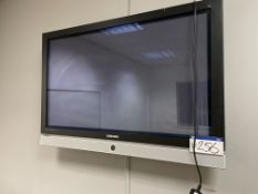 Samsung Flat Screen Monitor, with wall bracket (no remote control) Please read the following