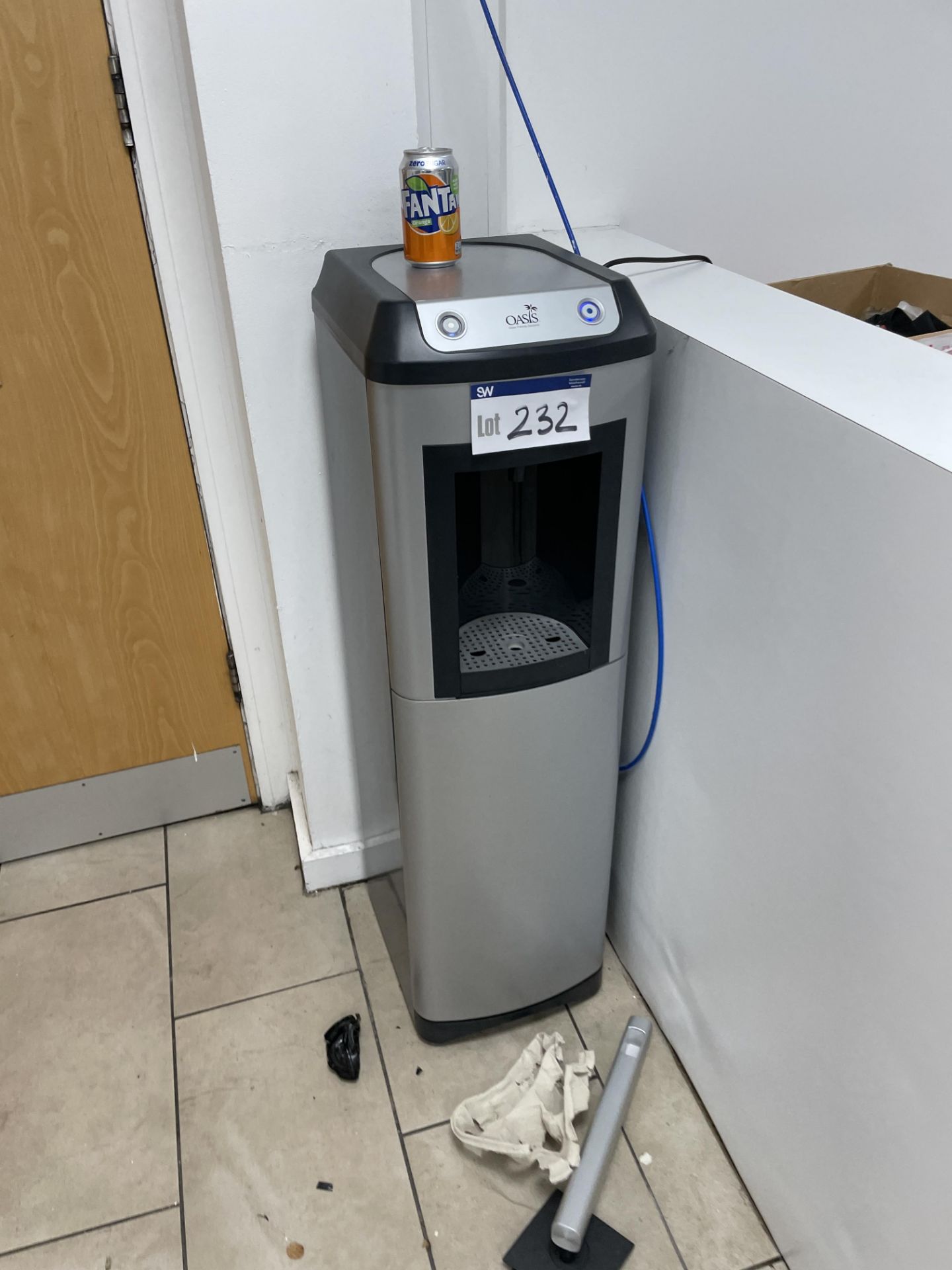 Oasis Water Dispensing Tower Please read the following important notes:- Air conditioning system and