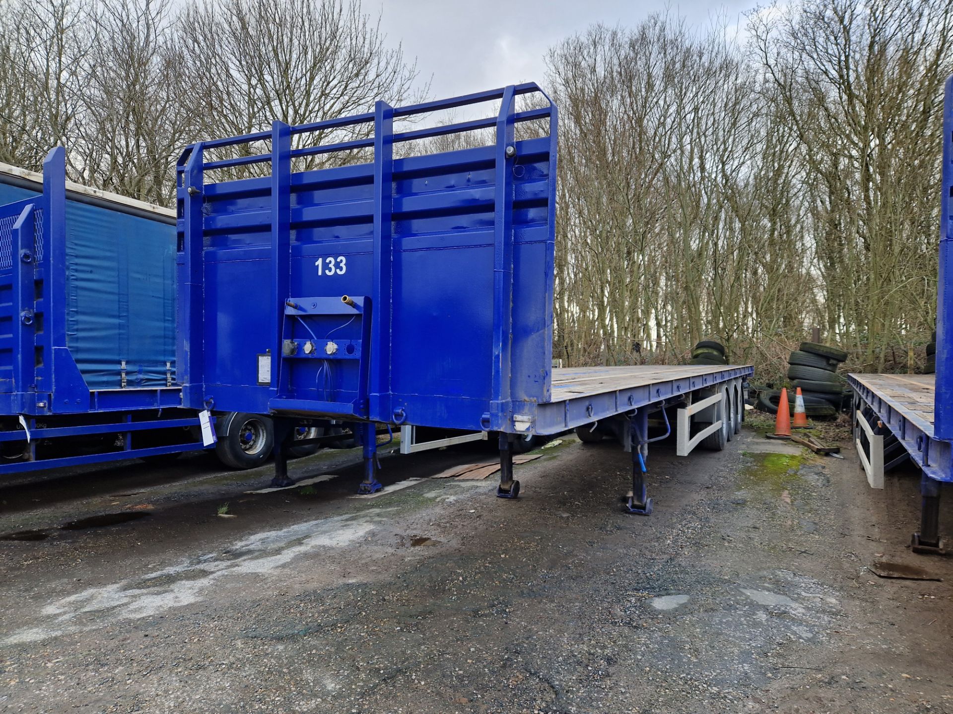 TIRSAN Tri Axle Flatbed Trailer, Chassis No. C116158, Year of Manufacture 2002, Tested until 11/