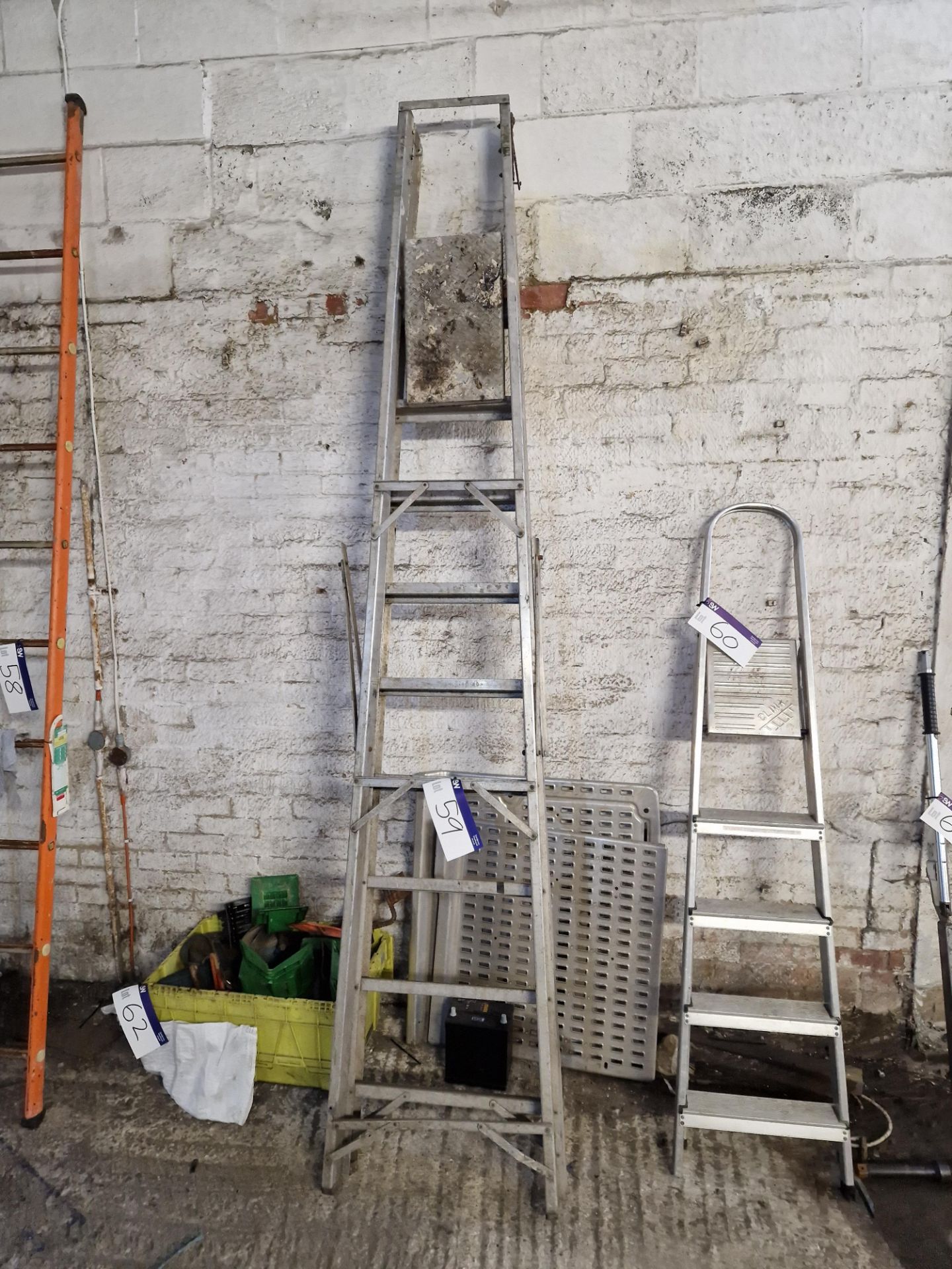 Nine Rise Aluminium Step Ladder Please read the following important notes:- ***Overseas buyers - All