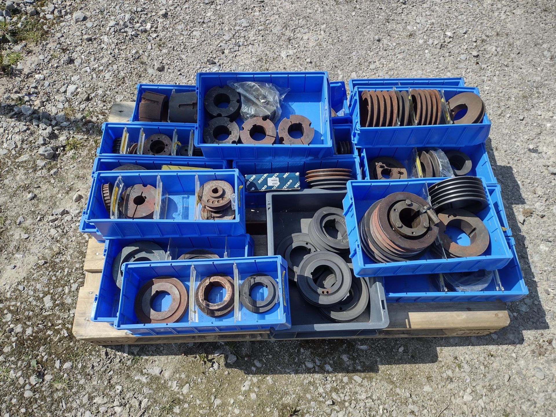 Quantity of Pulleys, including approx. One x Pulley 3 Groove 55mm, Two x 140mm Spz 2 Groove Vee Belt