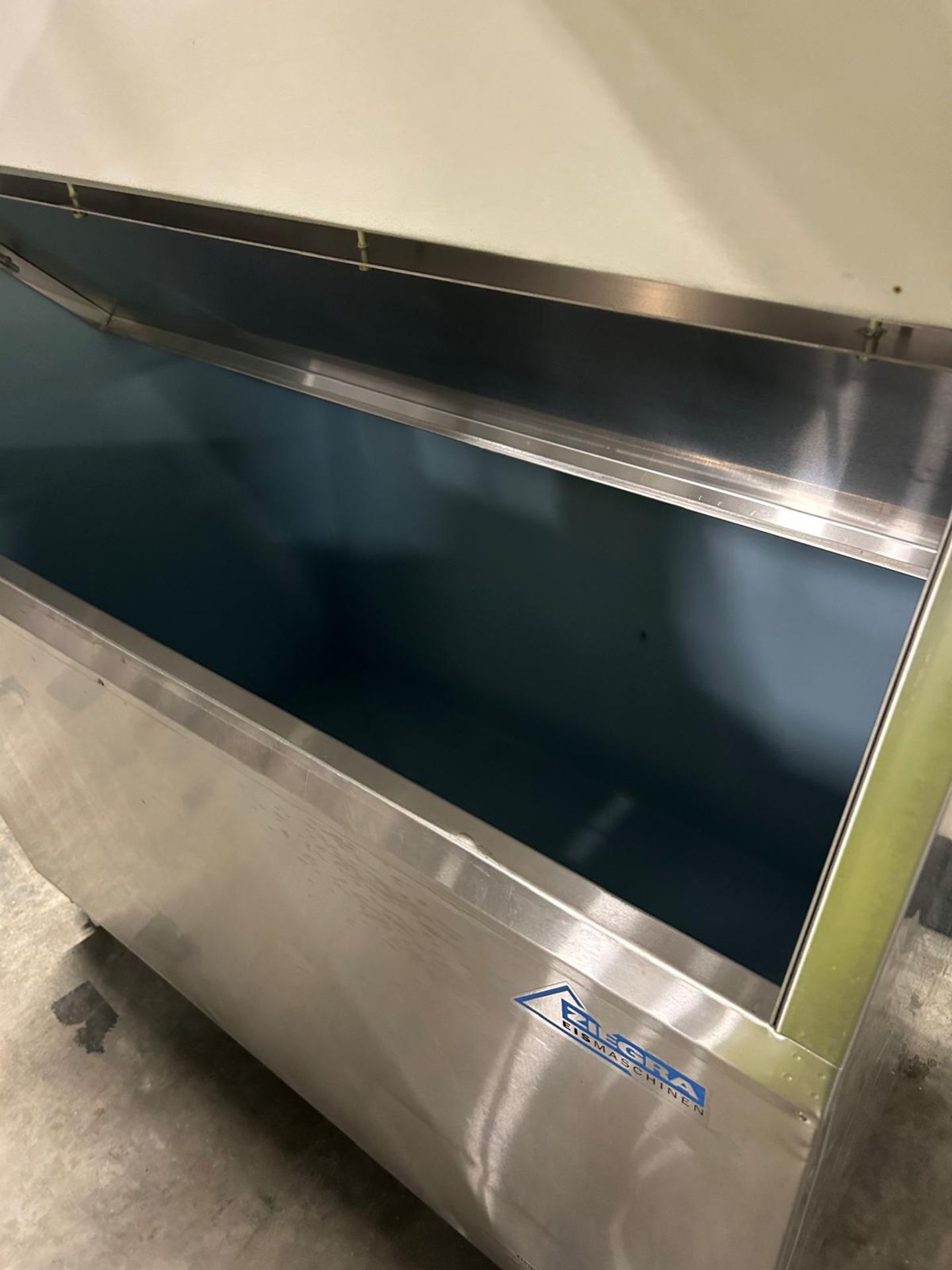 Ziegra Ice Machine, with Follett storage bin below, approx. 1.2m x 0.9m x 1.9m high, lift out charge - Bild 4 aus 16