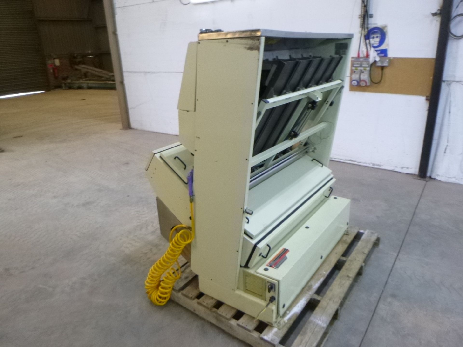 Satake AS 160967 Alpha Scan Colour Sorter, year of manufacture 2007, 1700 watts, 220V (vendors - Image 4 of 11