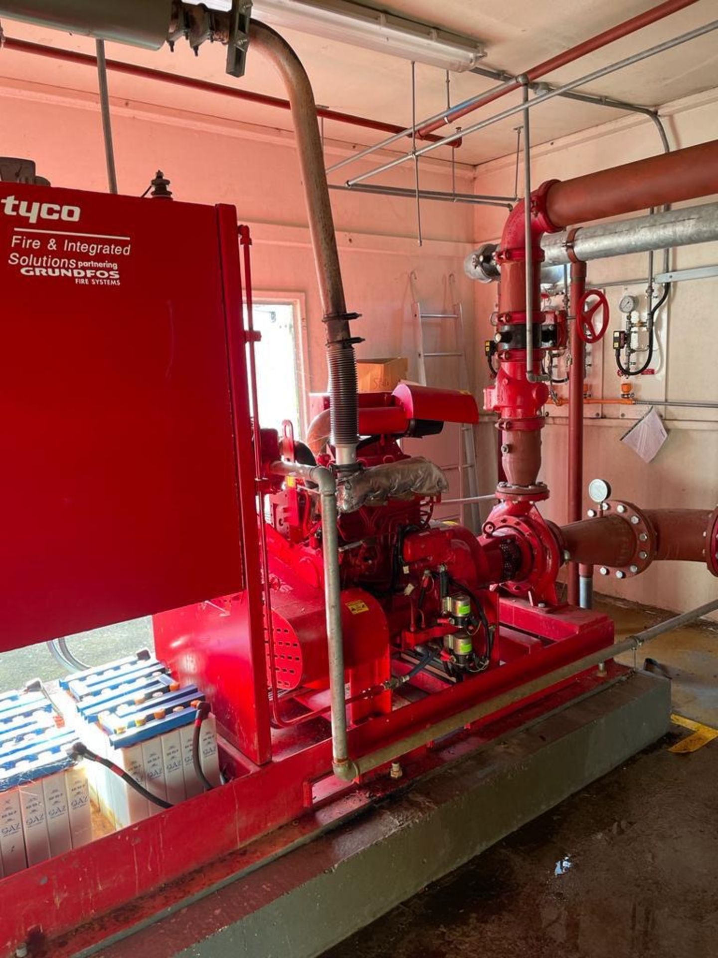 Tyco Clarke Grundfos DIESEL ENGINE EMERGENCY STANDBY FIRE PUMP, 125 hours at time of listing, fitted - Image 4 of 10