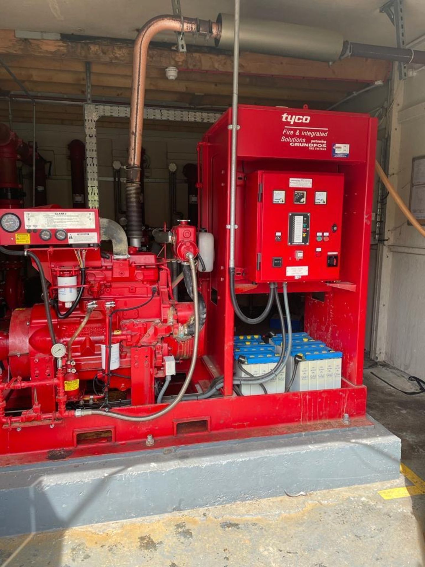 Tyco Clarke Grundfos DIESEL ENGINE EMERGENCY STANDBY FIRE PUMP, 125 hours at time of listing, fitted - Image 3 of 10