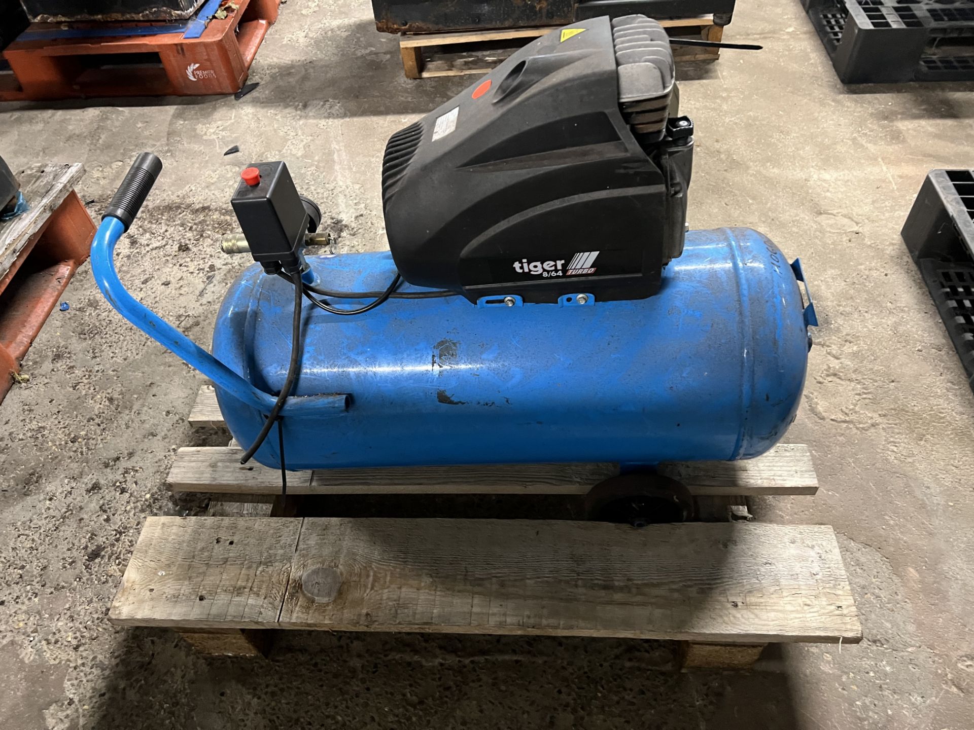 Airmaster Tiger 8/64 Turbo Compressor, lift out charge - £20 + VAT, lot located in Bury St - Bild 3 aus 3