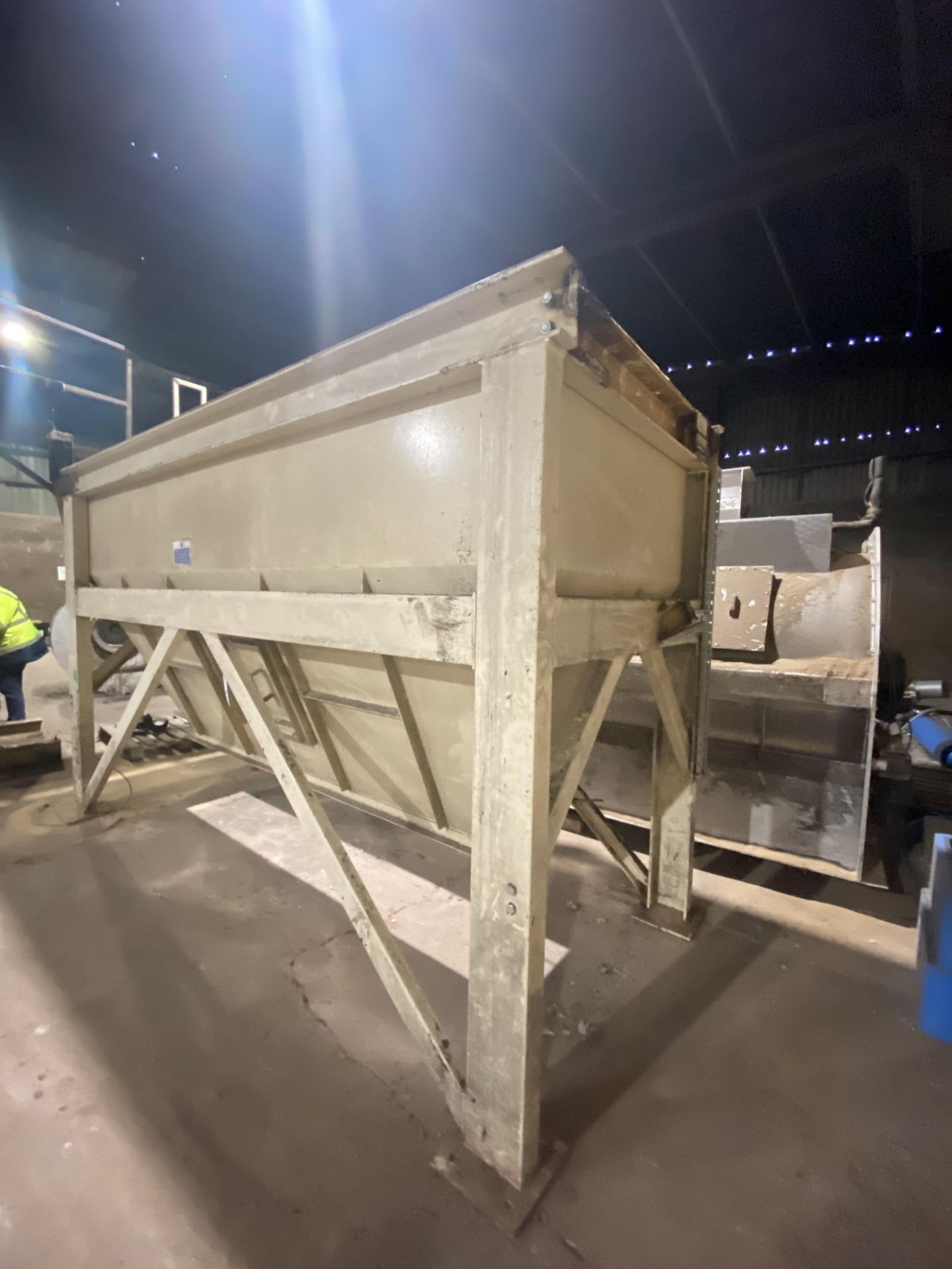 Sprout Matador HPB 600 1 STAINLESS STEEL 3TONNE THREE TIER HORIZONTAL PADDLE MIXER, year of - Image 11 of 28