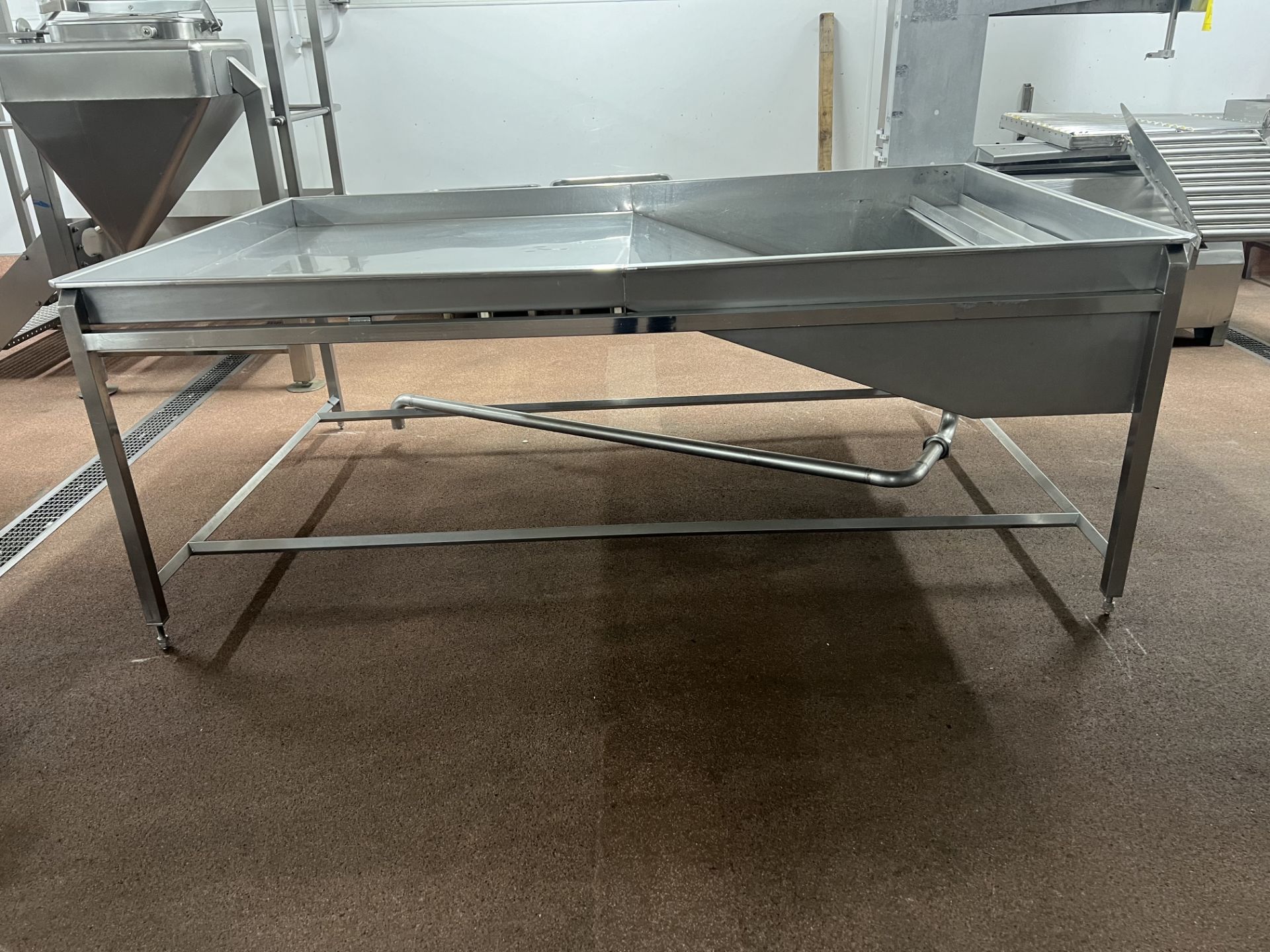 Long Draining/ Sorting Table, approx. 2.5m x 1.6m x 0.95m high, lift out charge - £30 + VAT, lot