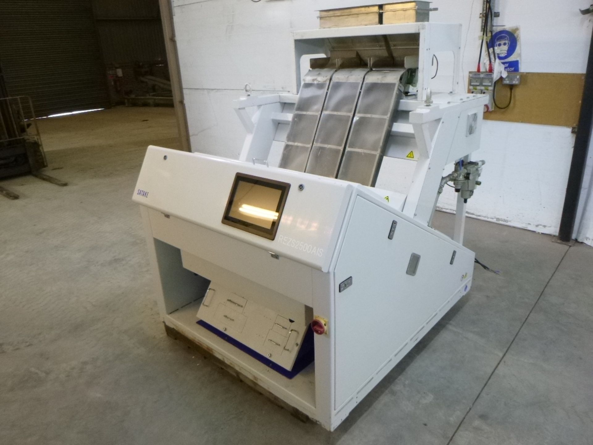 Satake REZS2500AIS Colour Sorter, year of manufacture 2017, 1kW, 200-240V, 4-6tph on wheat ( - Image 7 of 14