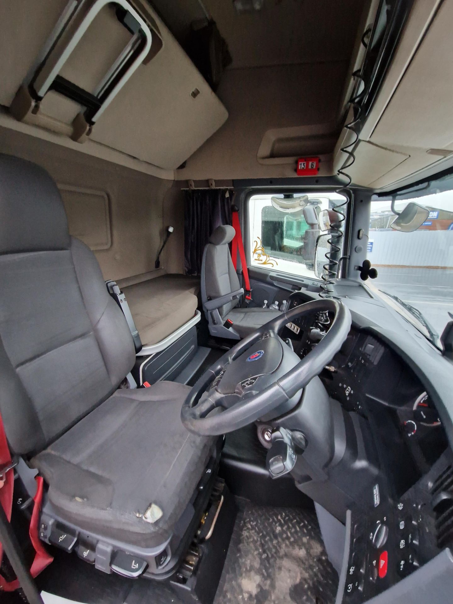 Scana R450 6x2 Tractor Unit, Registration No. WN66 KFX, Mileage: 787,000KM (at time of listing), - Image 5 of 7