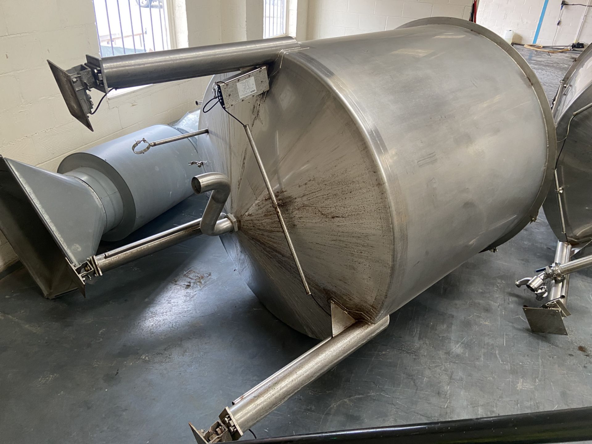 STAINLESS STEEL MIXING VESSEL, approx. 1.7m dia. x 2m deep, with loadcells as fitted, vertical - Image 6 of 7