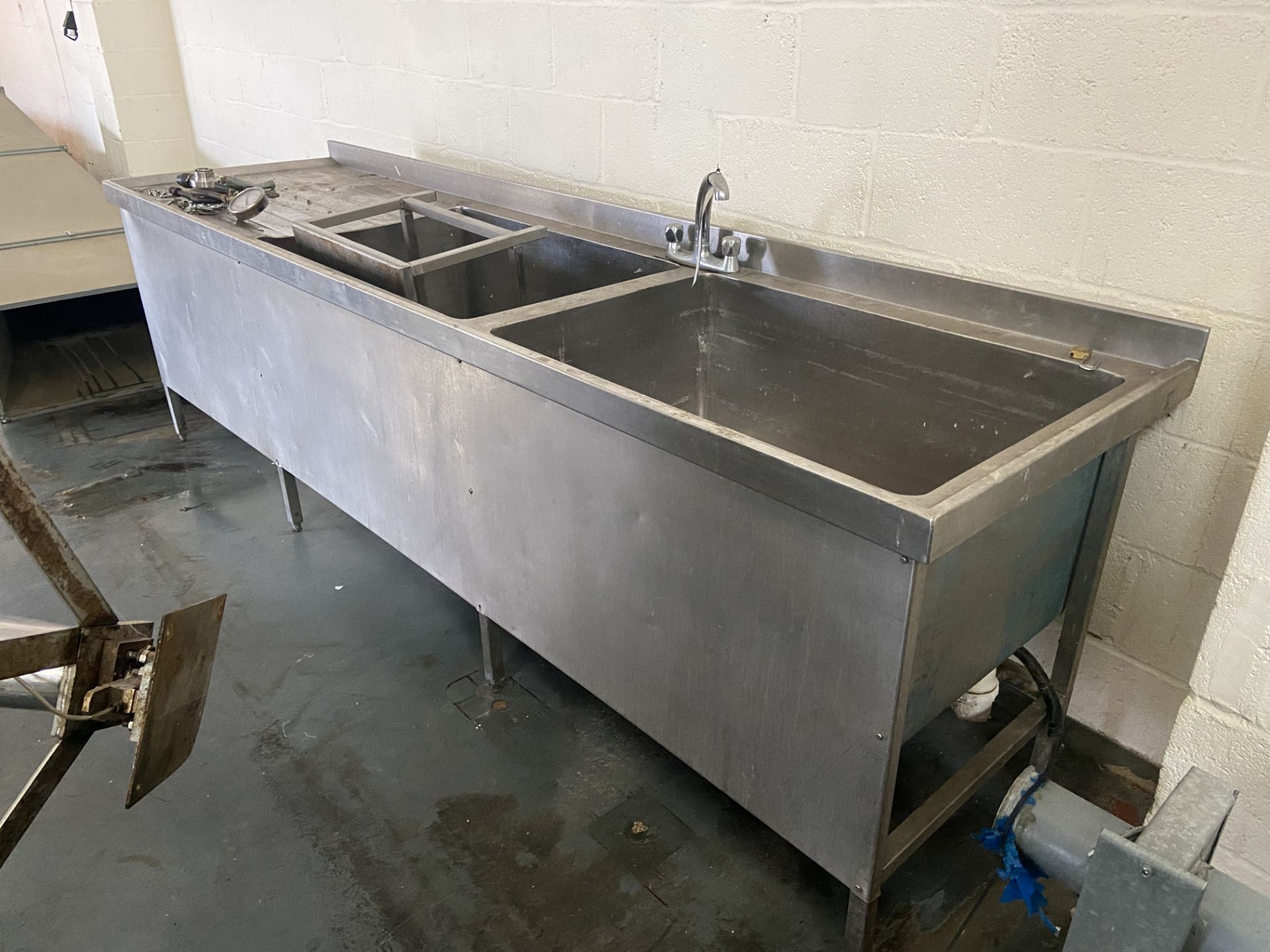 Twin Bowl Stainless Steel Sink Unit, approx. 2.9m x 750mm Please read the following important - Image 2 of 2