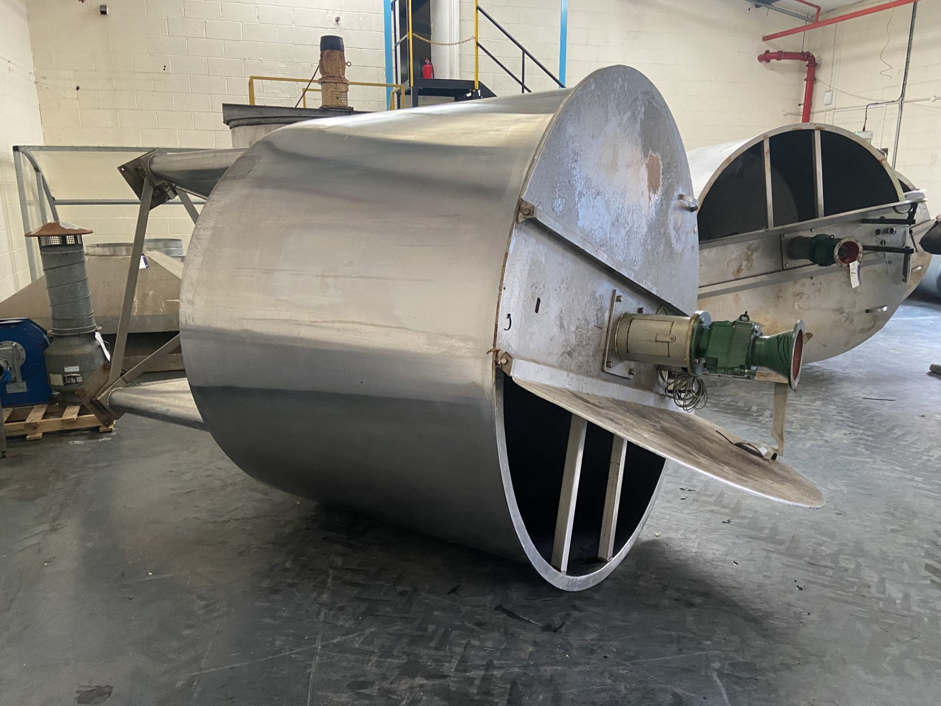 Rigal Bennett Mixer TYPE GT22-1 STAINLESS STEEL MIXING VESSEL, 1.8m dia. x 1.6m deep, with - Image 3 of 9