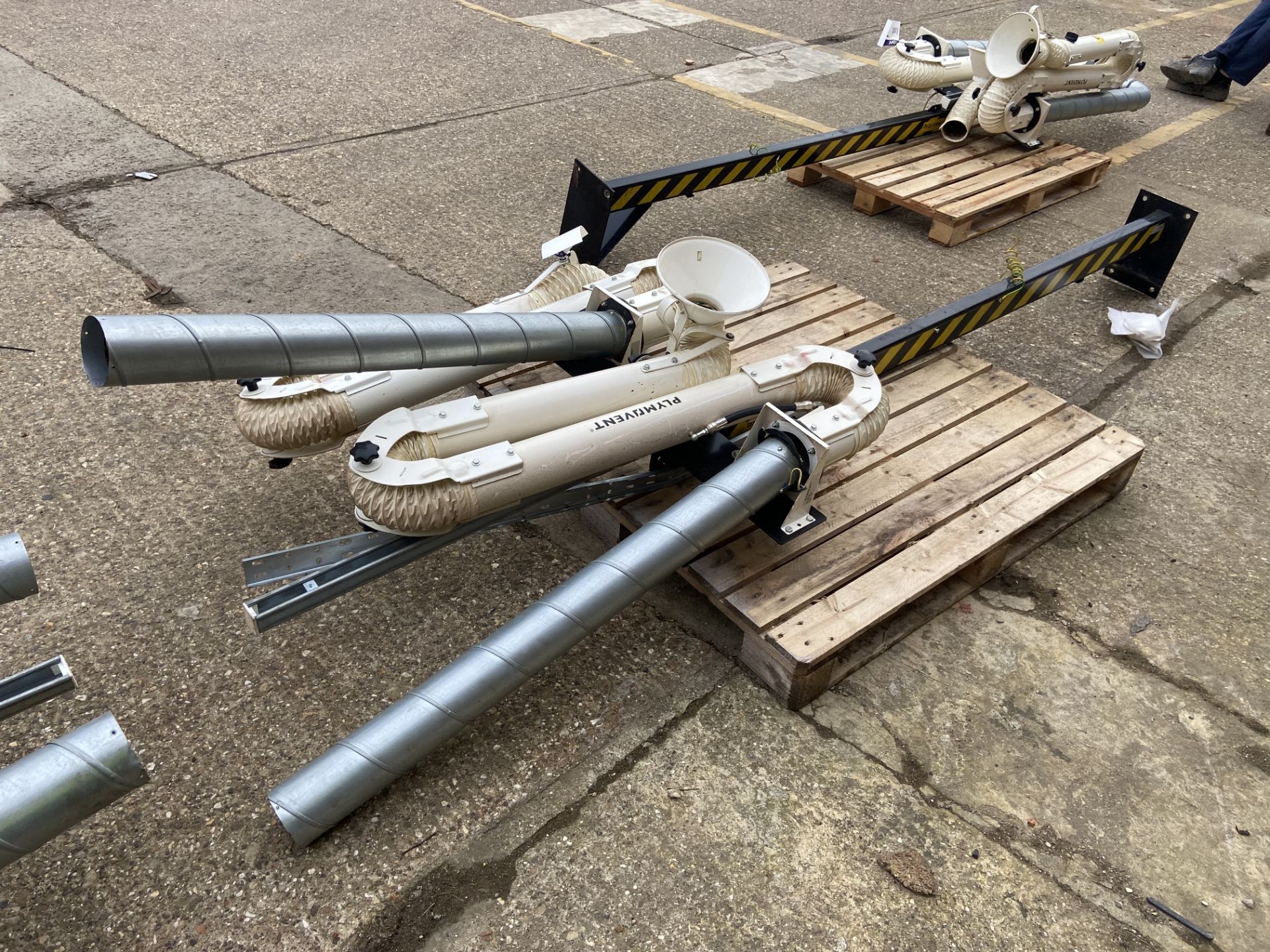 Plymovent Articulated Arm Extraction Equipment, on one pallet Please read the following important - Image 2 of 4