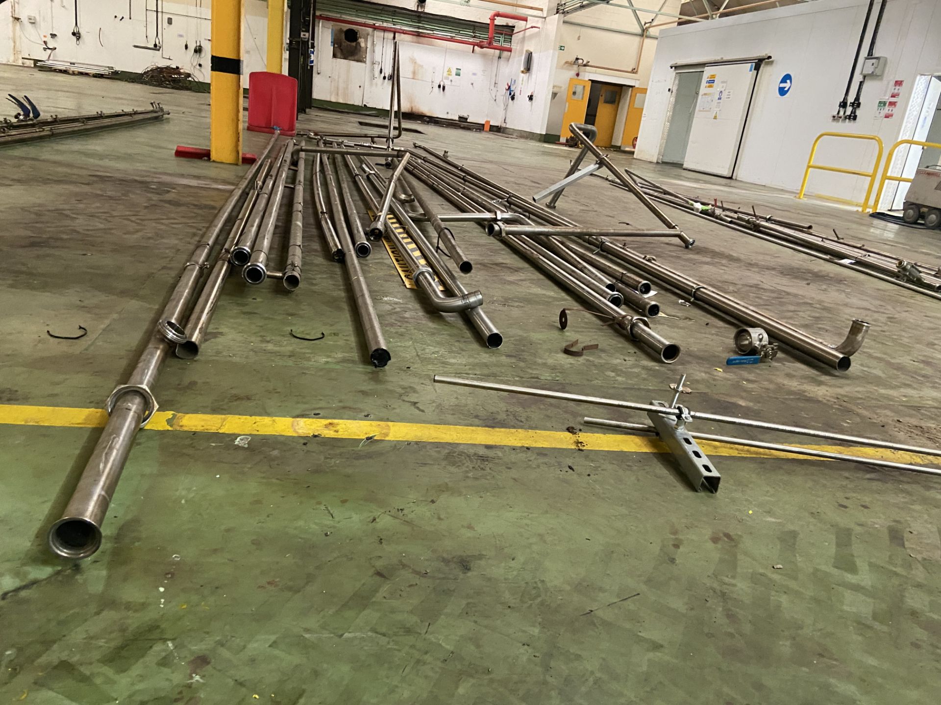 Approx. 16 Lengths of Stainless Steel Piping, approx. 50mm dia., mainly approx. 6m long Please - Bild 2 aus 3