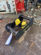 Engcon EC-Oil S40 Bracket, unused Please read the following important notes:- Free loading will be