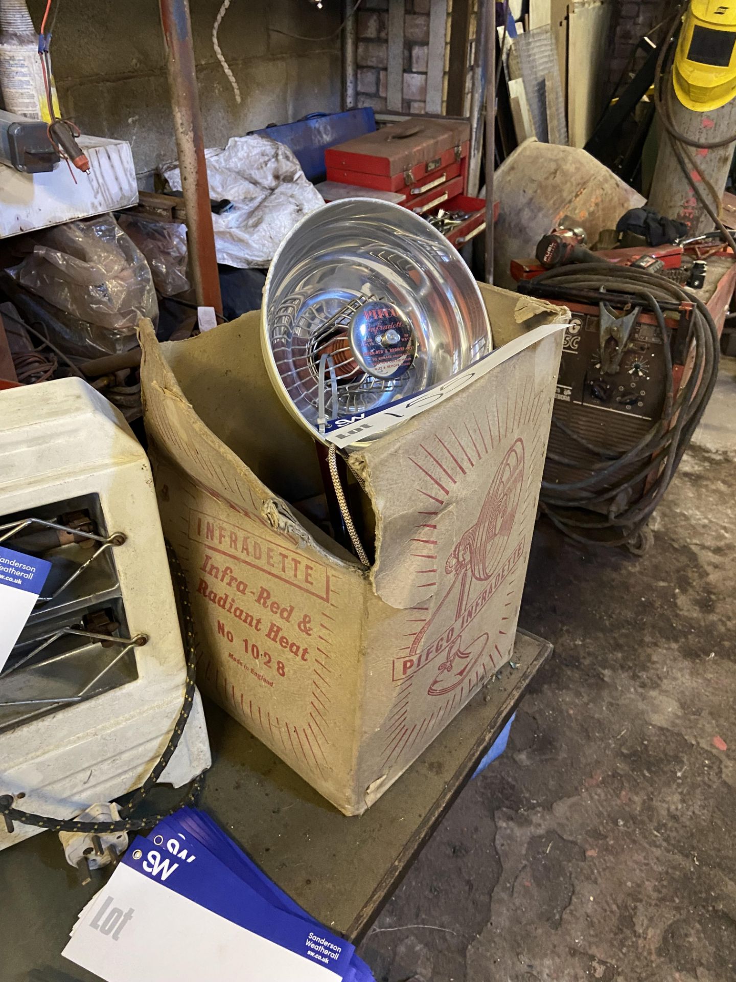 Pifco Infradette Infrared & Radiant Heat Lamp, in original box, circa 1940 (please note - this lot