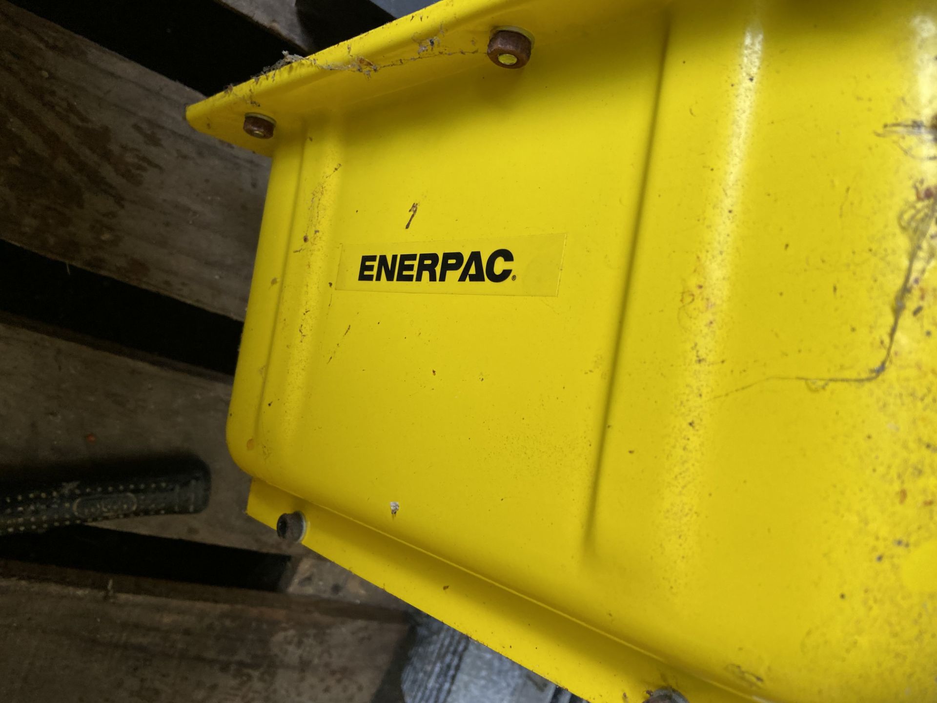 Enerpac High-Press Hydraulic Power Pack Pump Please read the following important notes:- Free - Image 3 of 3