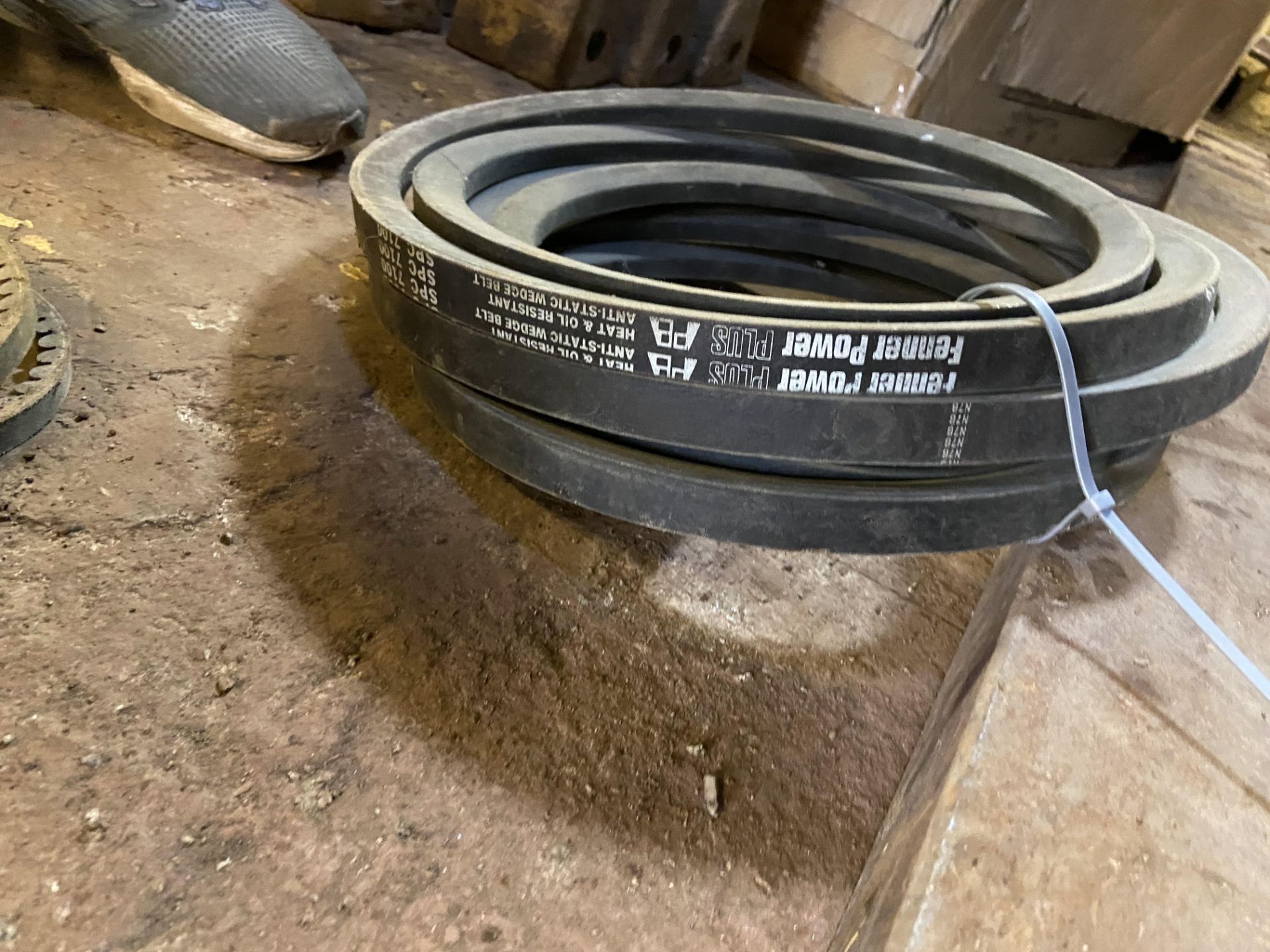 Fenner SPC7100 V-Belt Please read the following important notes:- Free loading will be given with - Image 2 of 2