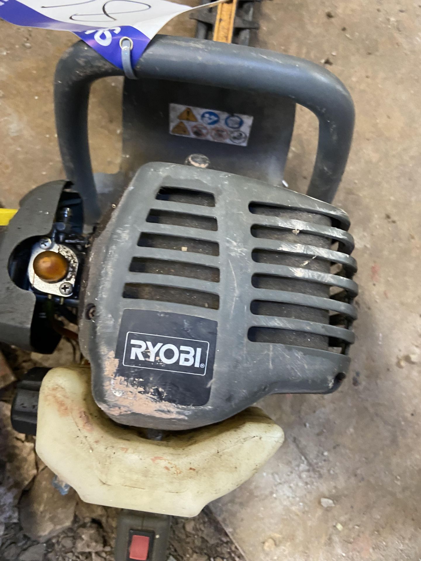 Ryobi 2660DA Petrol Engine Hedge Trimmer, serial no. 1008004 43, year of manufacture 2010 (please - Image 2 of 3