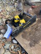 Engcon EC-Oil S40 Bracket, with base plate Please read the following important notes:- Free