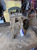 Hand Operated Wood Trimmer (please note - this lot is NOT subject to VAT on the hammer price,