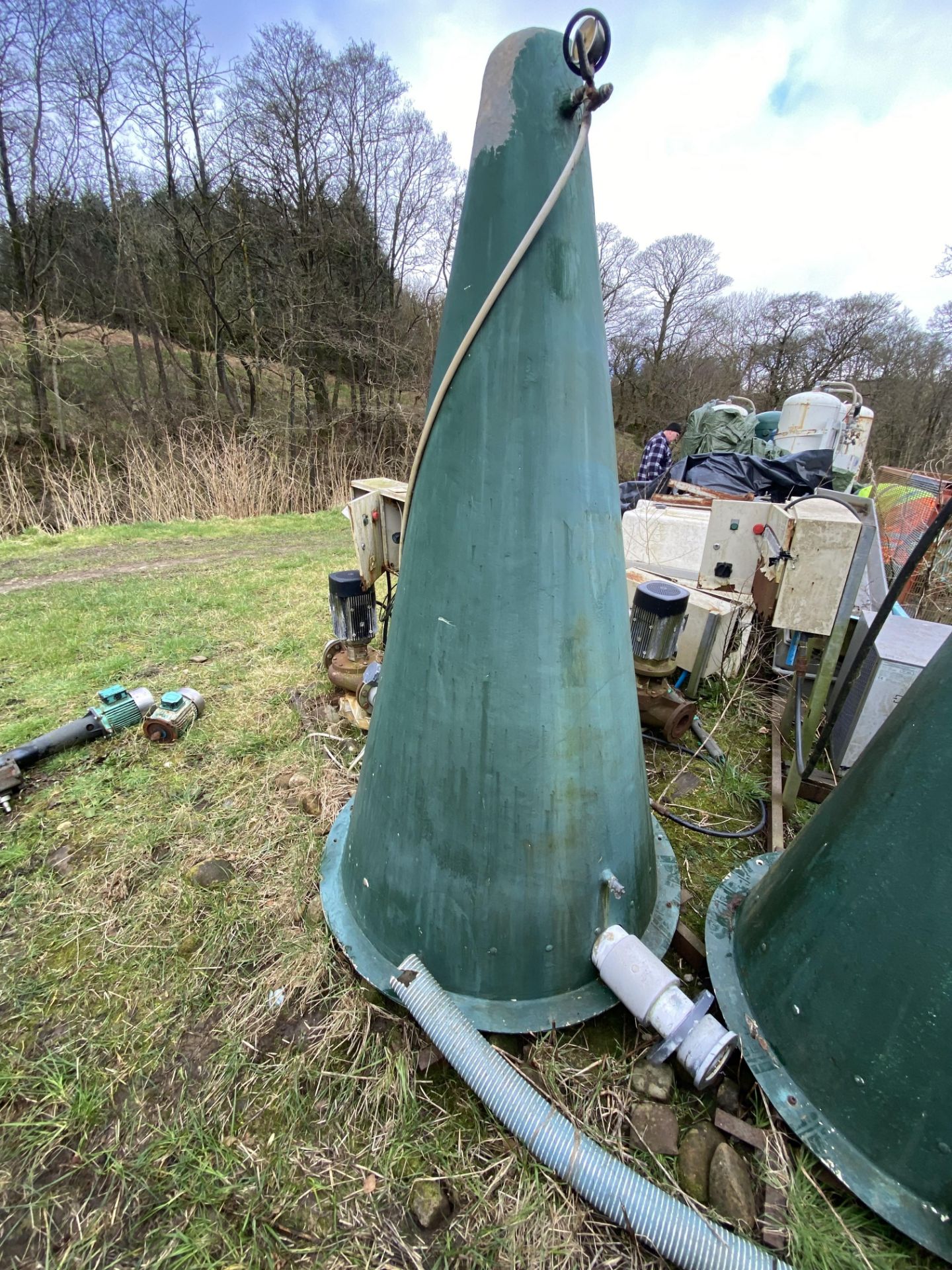 Oxygen Plant, with cone and electric pump Please read the following important notes:- Free loading - Image 3 of 3