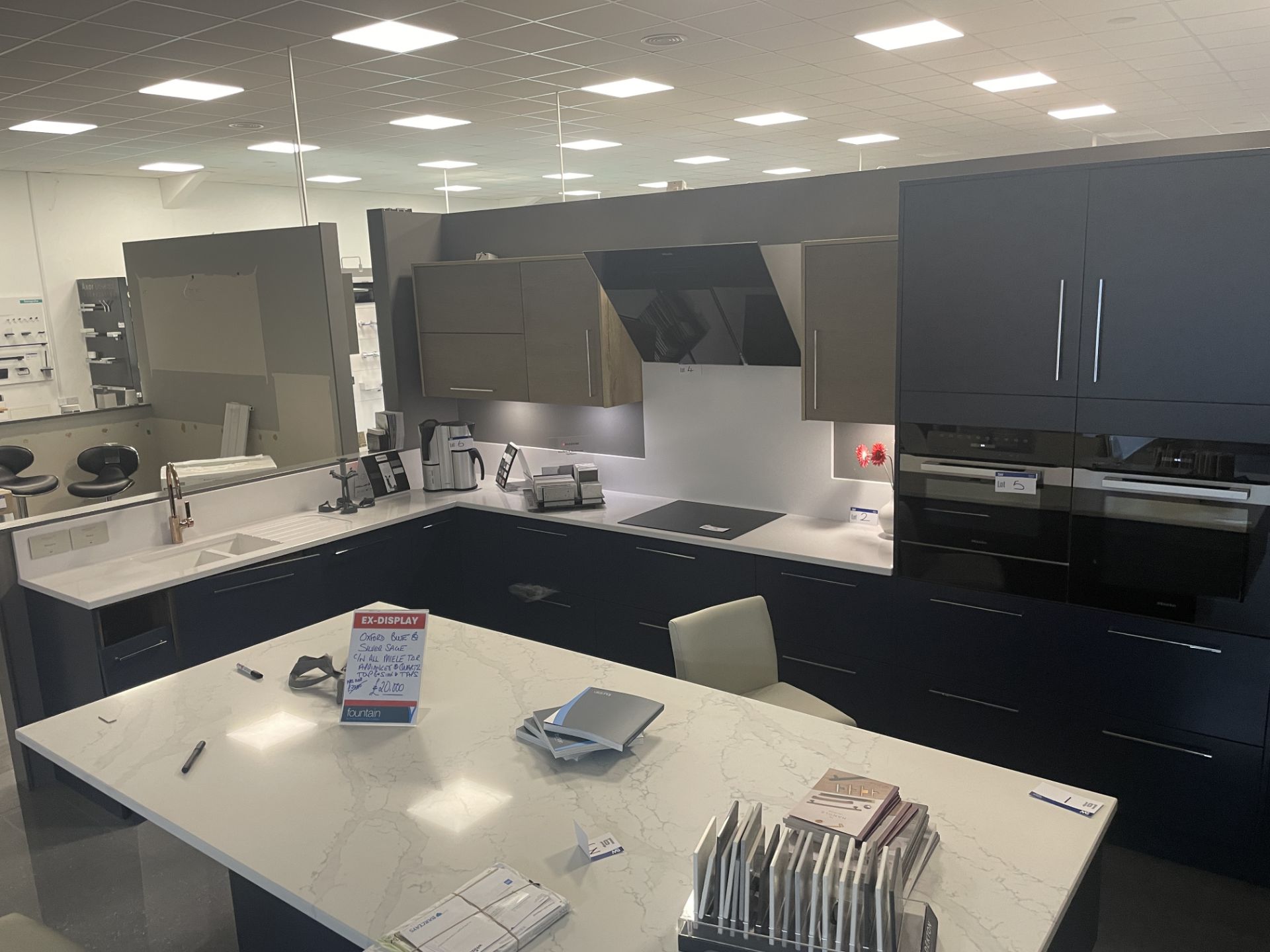 Masterclass Kitchens Hampton/ Madoc OXFORD BLUE & SILVER SAGE KITCHEN UNITS, overall size approx. - Image 2 of 8