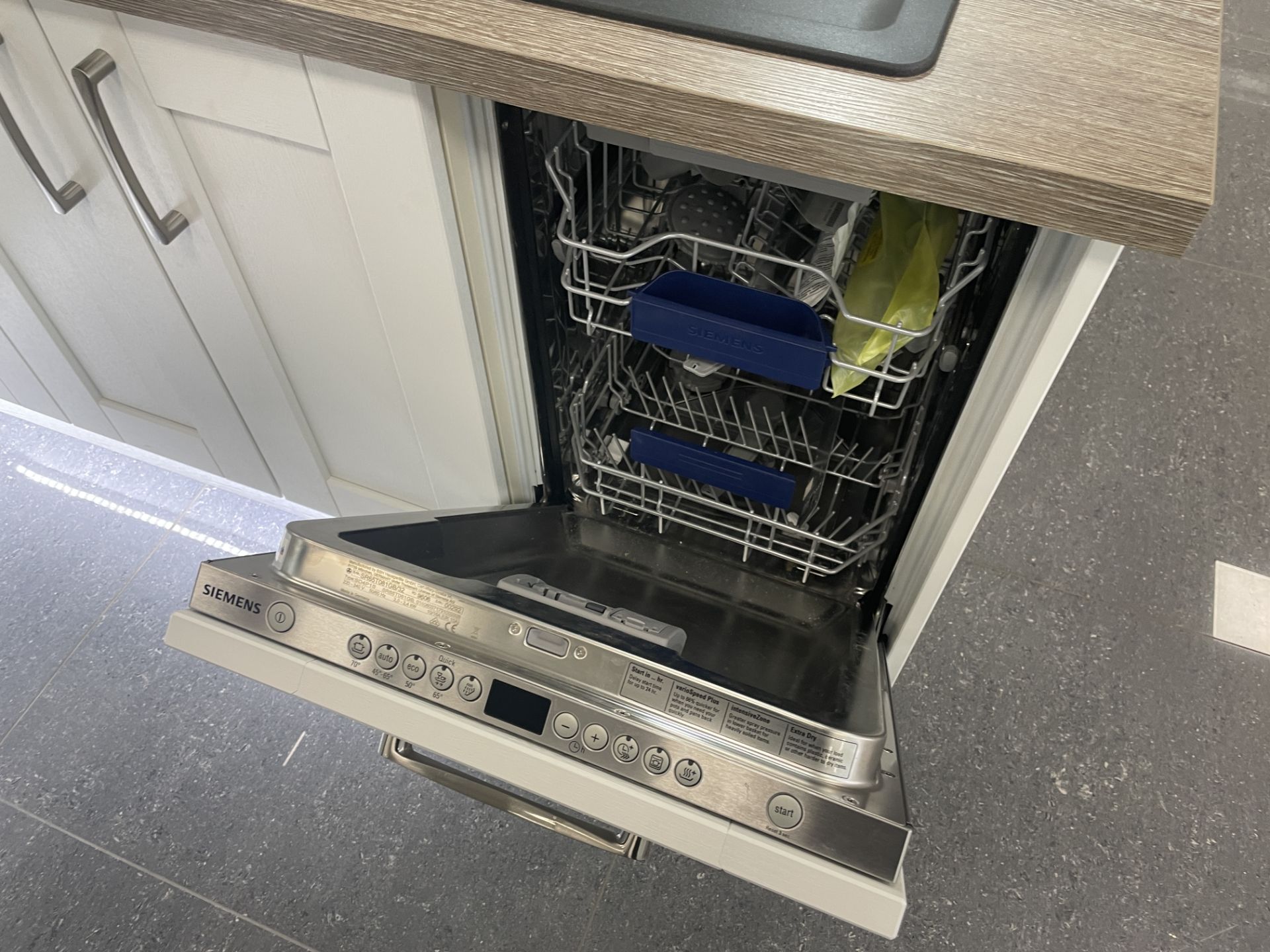 Masterclass Kitchens Wimbourne KITCHEN UNIT, with cabinets, wood foil laminate top, twin sink - Image 4 of 9