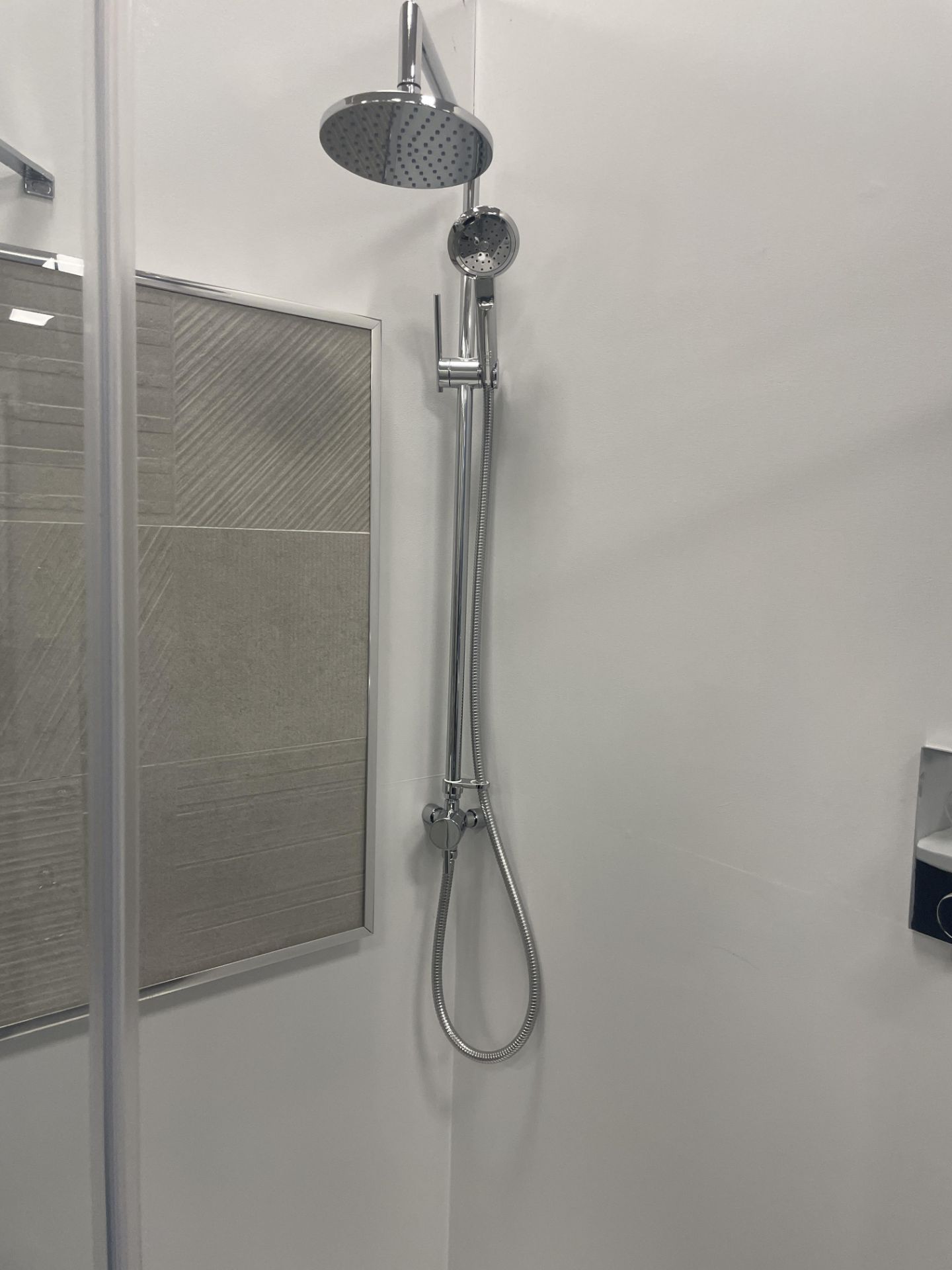 Matki Illusion Quintesse Shower Enclosure, with showerhead, flexible showerhead and mixers, - Image 3 of 4