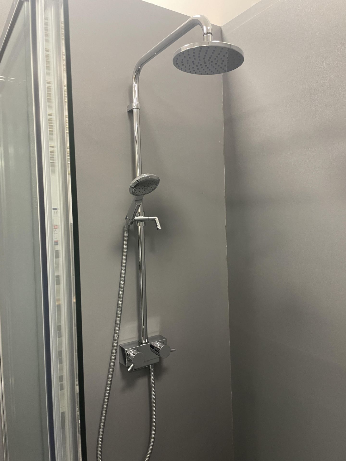 Matki Single Sliding Door Shower Enclosure, with showerhead, flexible shower head and mixers, - Image 3 of 3