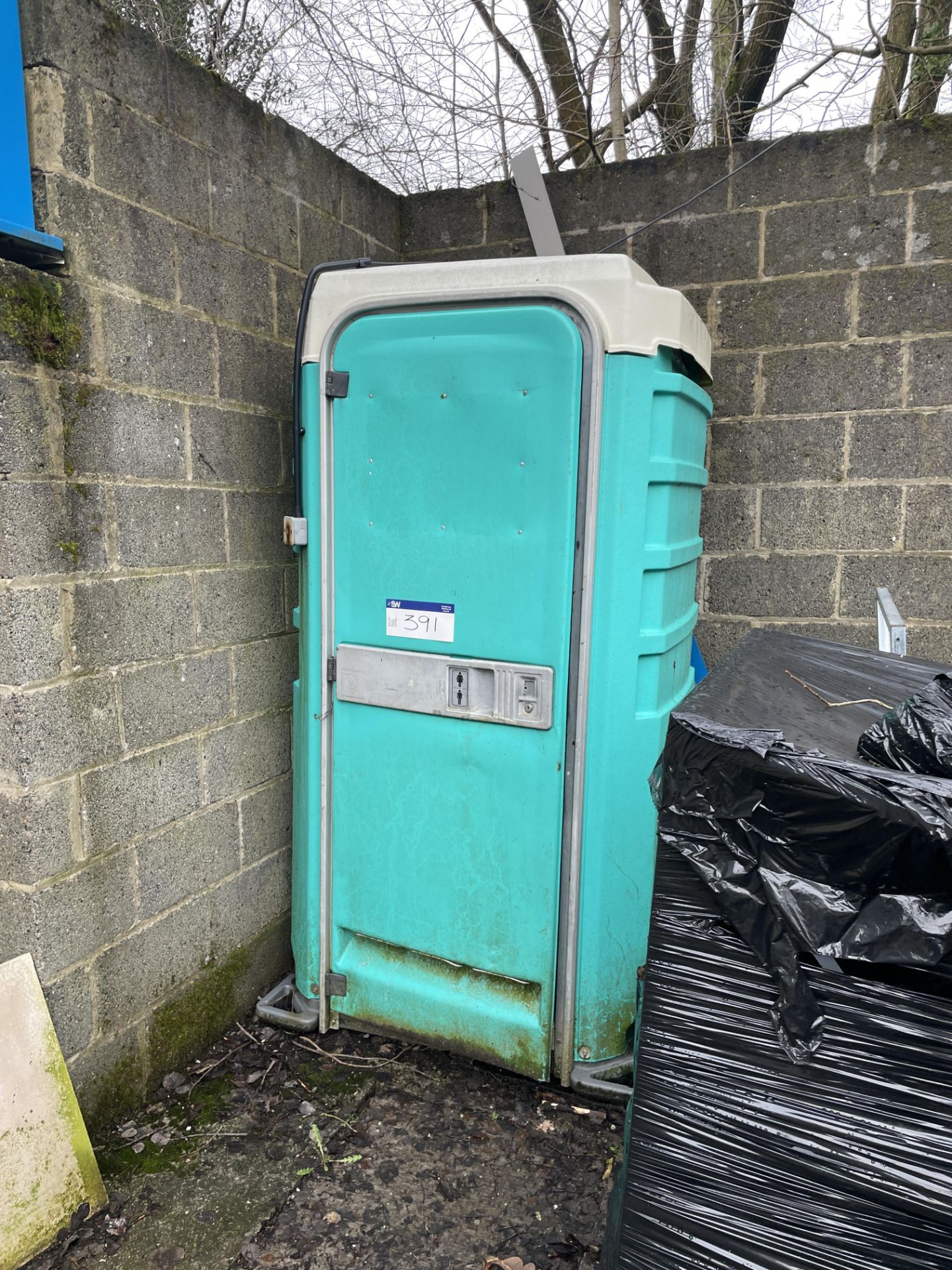 Portable Toilet Please read the following important notes:- ***Overseas buyers - All lots are sold