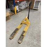 2500kg Hand Hydraulic Pallet Truck (reserve removal until Friday 5 April 2024) Please read the