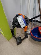 Vonhaus 3515187 Wet and Dry Vacuum Cleaner Please read the following important notes:- ***Overseas