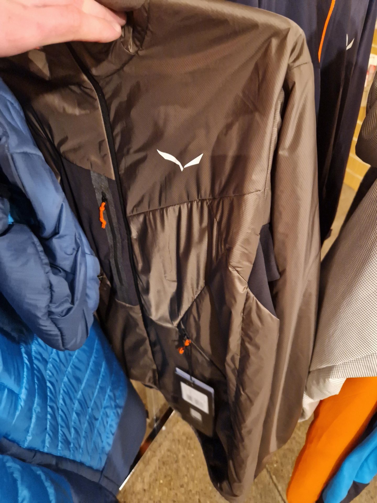 Two Salewa Ortles / Pedroc Hybrid Jackets, Colours: Classic Green / Bungee Cord, Sizes: 50/L and Two - Image 4 of 4
