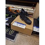 Salewa Ortles Edge MID GTX W Boots, Colour: Black/Black, Size: 9 UK Please read the following